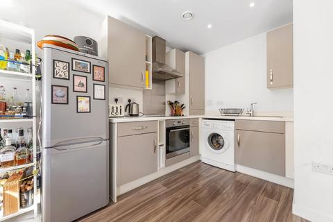 1 bedroom flat for sale, Balham New Road, London SW12