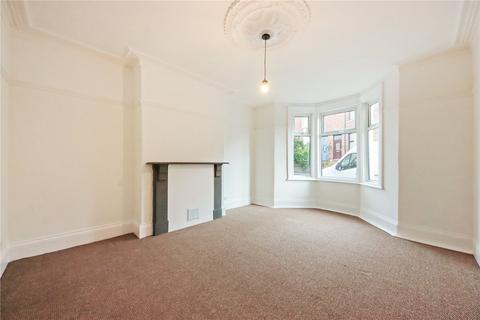 2 bedroom flat to rent, Fern Dene Road, Gateshead NE8