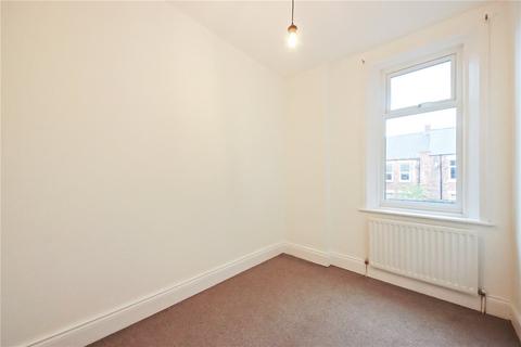 2 bedroom flat to rent, Fern Dene Road, Gateshead NE8