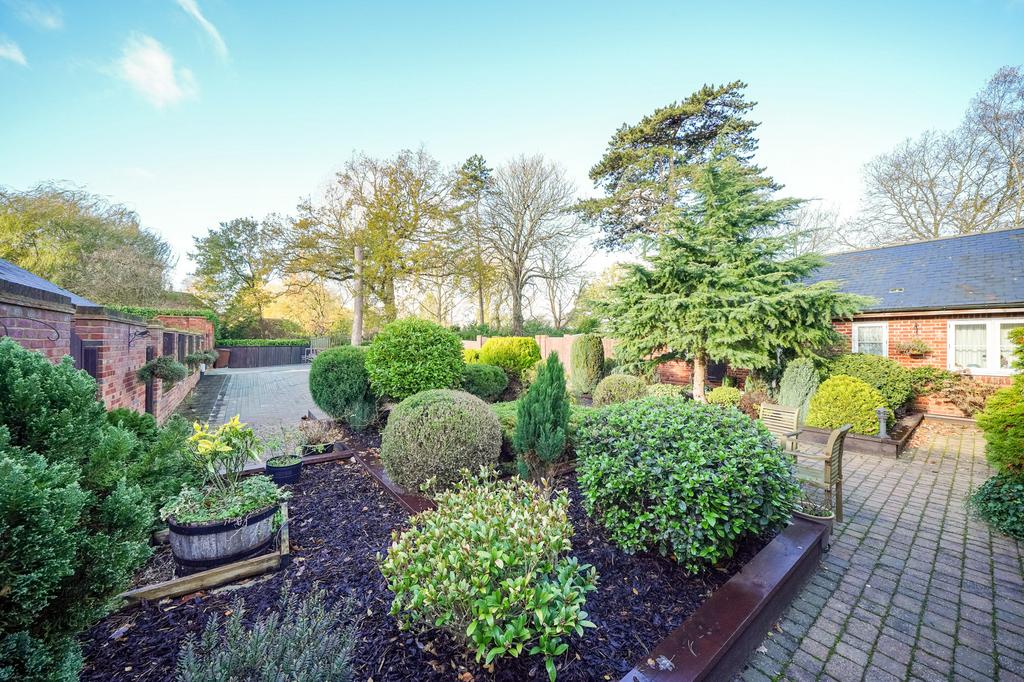 4-The-Walled-Gardens-1028