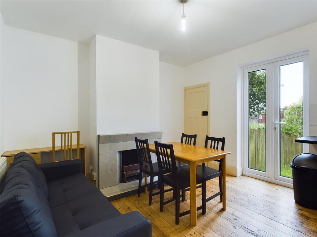 CAM02534 G0-PR0356-STILL004.jpg