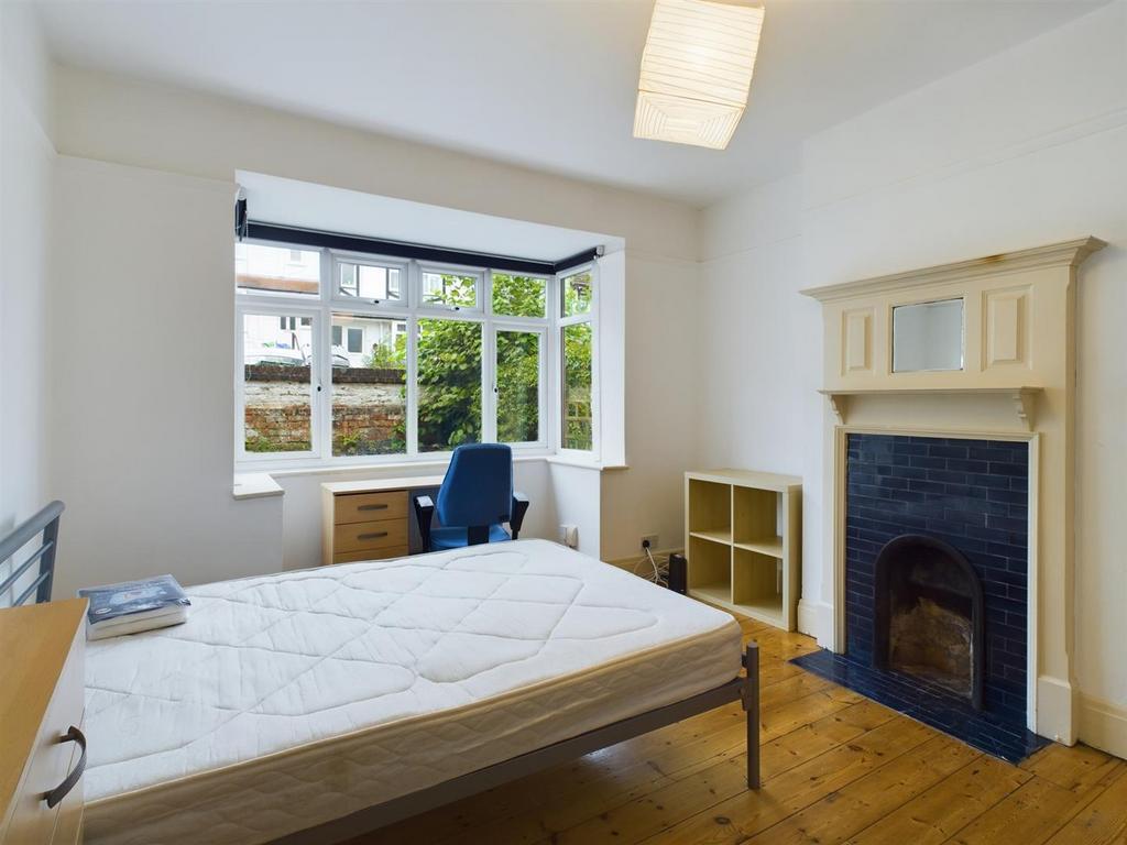 CAM02534 G0-PR0356-STILL002.jpg