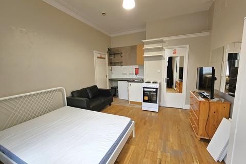 Studio to rent, Brondesbury Park, Willesden Green/Brondesbury Park NW2