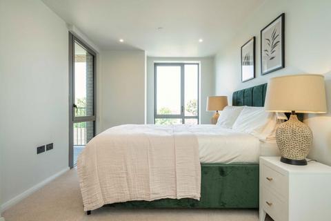 2 bedroom flat for sale, Coombe Road, New Malden KT3