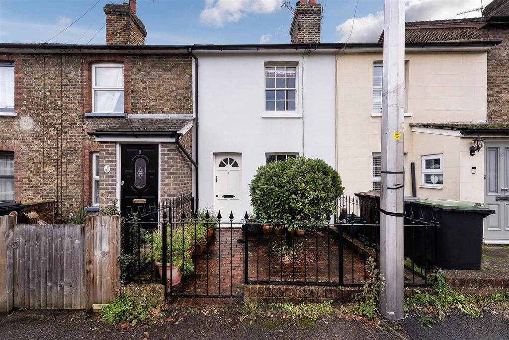 10 Rose St, TN9 2 BN 002.jpg