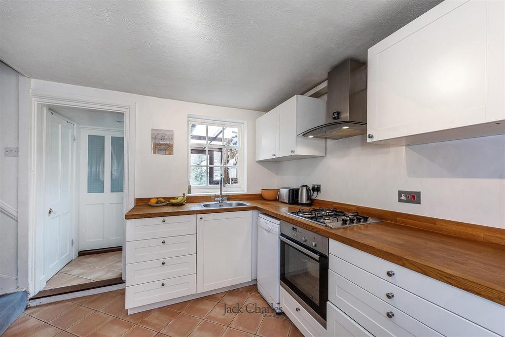 10 Rose St, TN9 2 BN 006.jpg