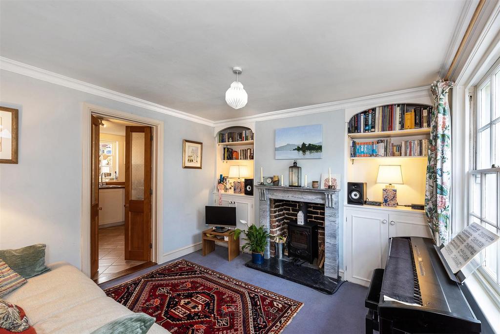 10 Rose St, TN9 2 BN 003.jpg