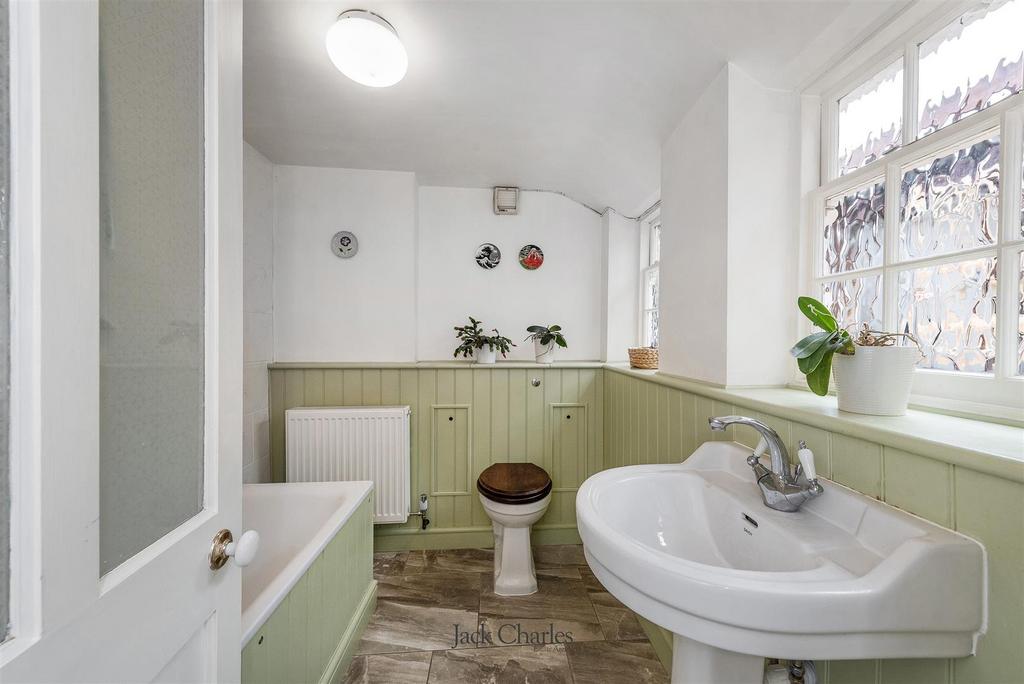 10 Rose St, TN9 2 BN 009.jpg