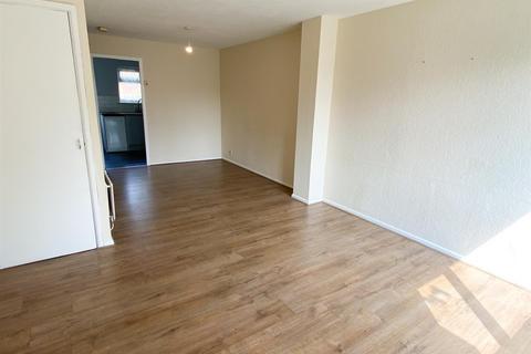 2 bedroom mews to rent, Berwick Avenue, Heaton Mersey, Stockport