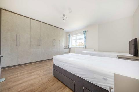 undefined, Queens Way, Hendon NW4