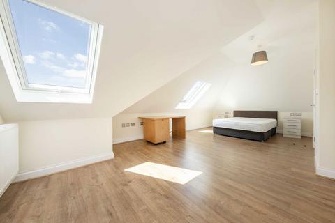 undefined, Queens Way, Hendon NW4