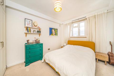 undefined, Gravenel Gardens, London SW17