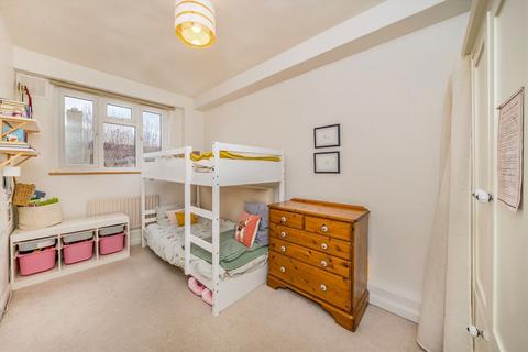 undefined, Gravenel Gardens, London SW17