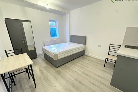 undefined, London E17