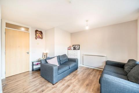 2 bedroom flat to rent, Taylor Place, London E3