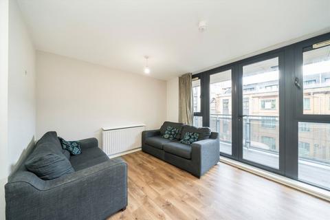 2 bedroom flat to rent, Taylor Place, London E3