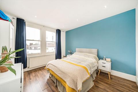 2 bedroom flat to rent, Cambridge Heath Road, London E2