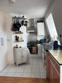 3 bedroom apartment to rent, Narford Road, London, E5