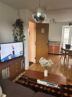 3 bedroom apartment to rent, Narford Road, London, E5