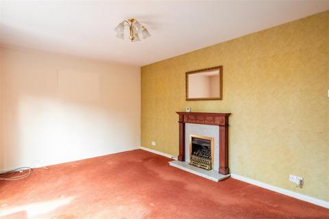 2 bedroom flat for sale, Ground floor flat with private garden on Appledore Gardens, Lindfield