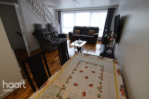2 bedroom flat to rent, Compton Road, HAYES