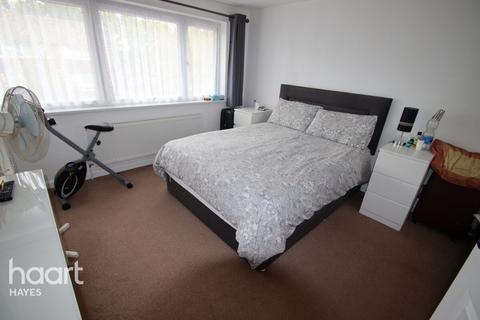 2 bedroom flat to rent, Compton Road, HAYES