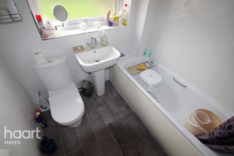 2 bedroom flat to rent, Compton Road, HAYES