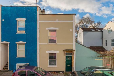 2 bedroom end of terrace house for sale, Montgomery Street, Victoria Park