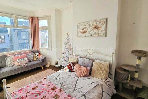 Hilldaville Drive, Westcliff On Sea