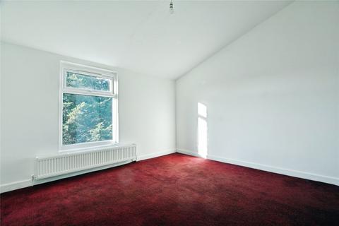 3 bedroom semi-detached house to rent, St. Helen Close, Uxbridge, UB8
