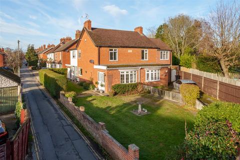 2 bedroom semi-detached house for sale, Howard Road, Berkshire RG40