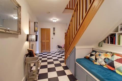 5 bedroom detached house for sale, Peplins Way, Brookmans Park AL9