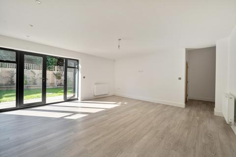 4 bedroom semi-detached house to rent, Pelverers Farm, The Slade, Lamberhurst, Tunbridge Wells, Kent, TN3