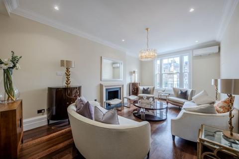 Flat 2, 45 Wilton Crescent, London, SW1X 8RX