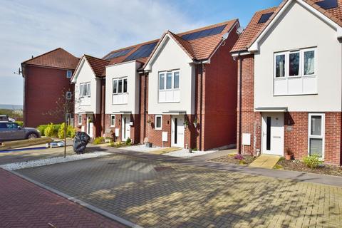 3 bedroom end of terrace house to rent, Laidler Crescent, Princes Risborough HP27