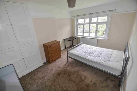 5 bedroom semi-detached house to rent, St Chads Drive, Headingley LS6