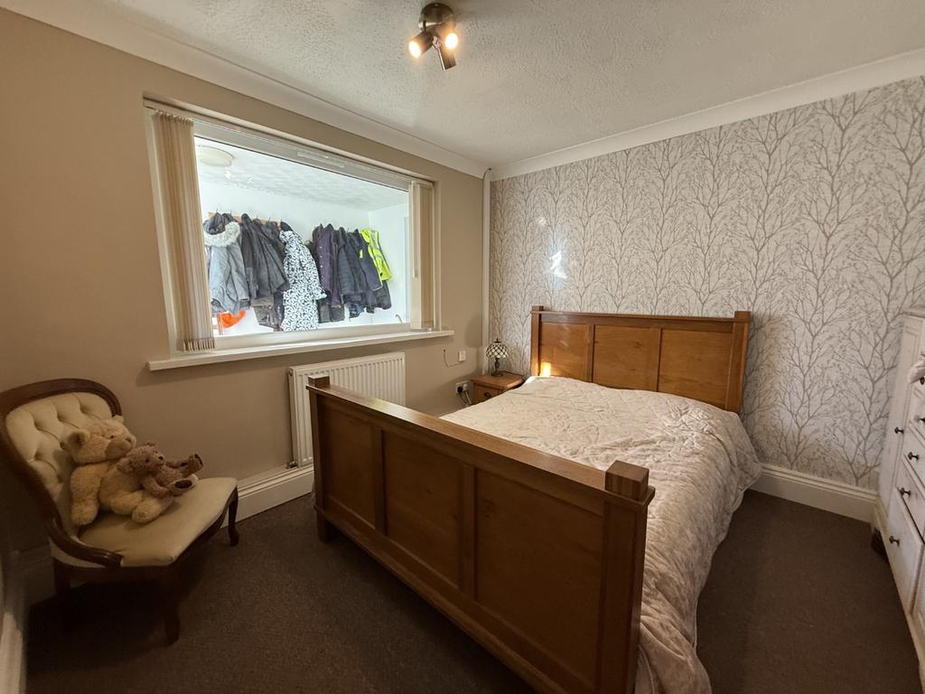 Downstairs Double Bedroom 5