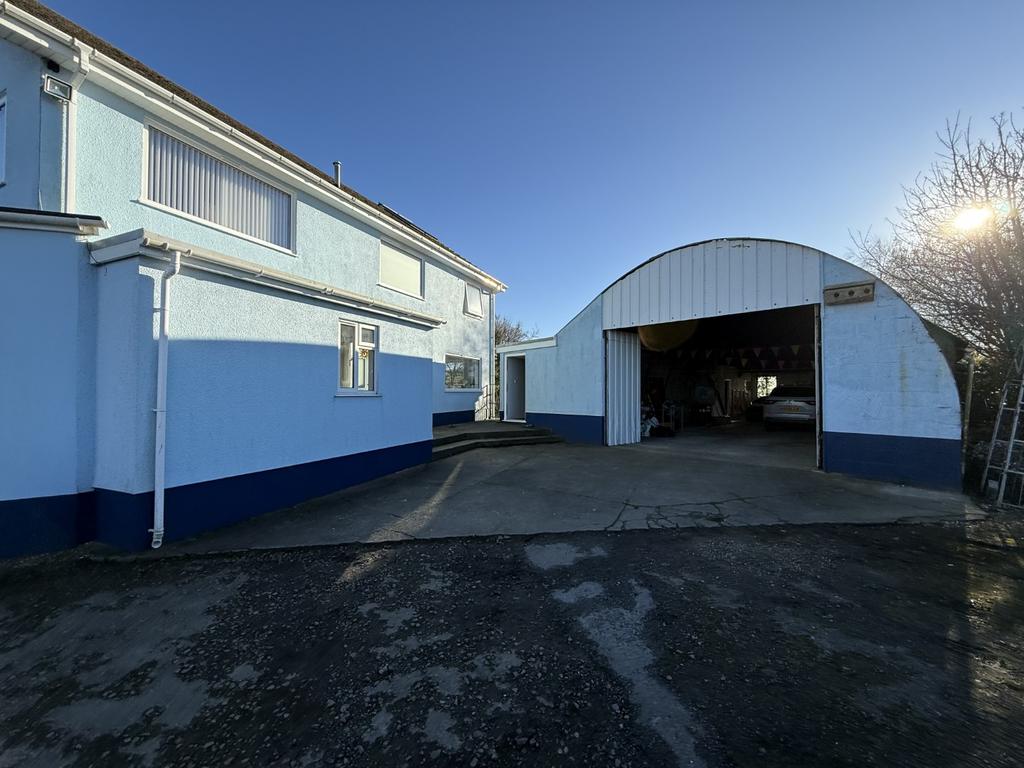 Garage/Workshop