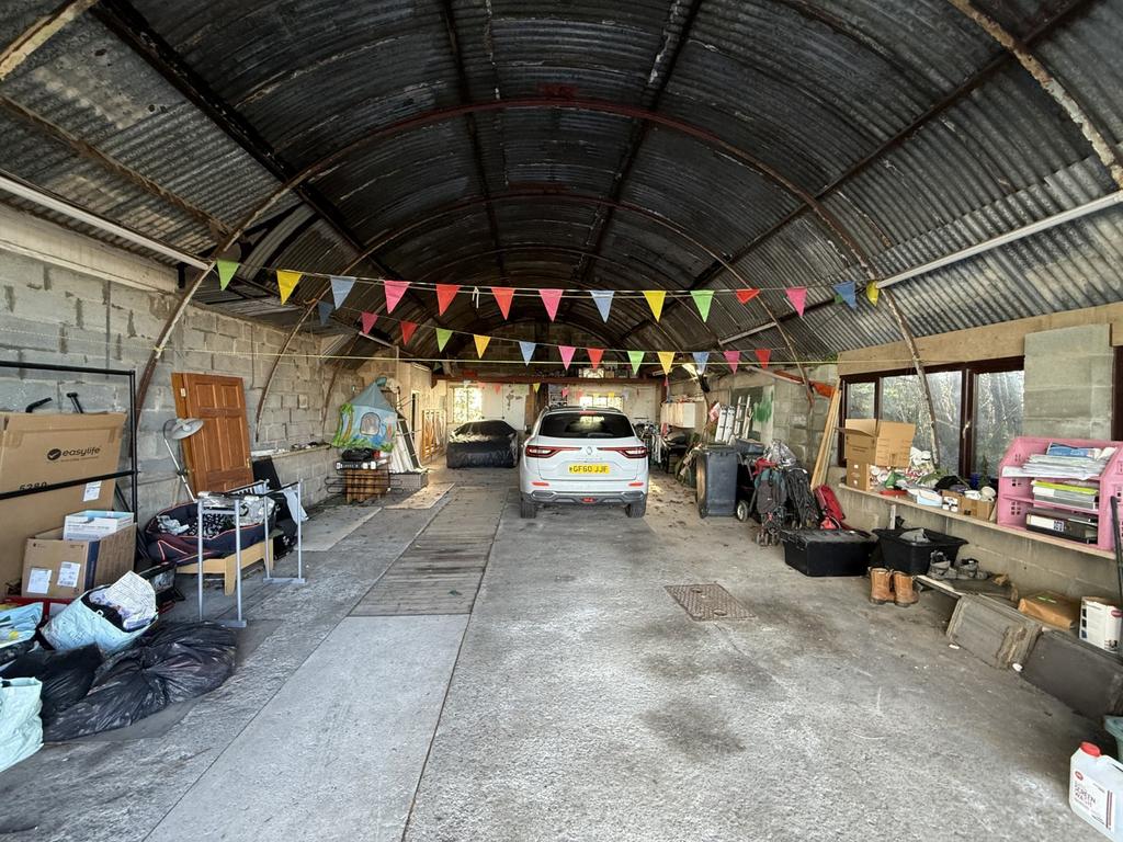 Garage/Workshop