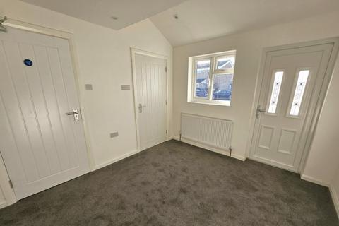 6 bedroom semi-detached house to rent, Walton-on-Thames, Surrey, KT12