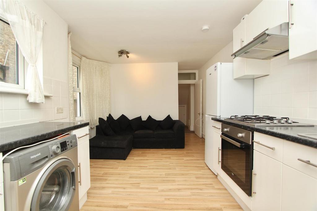 Lakefield Road, N22