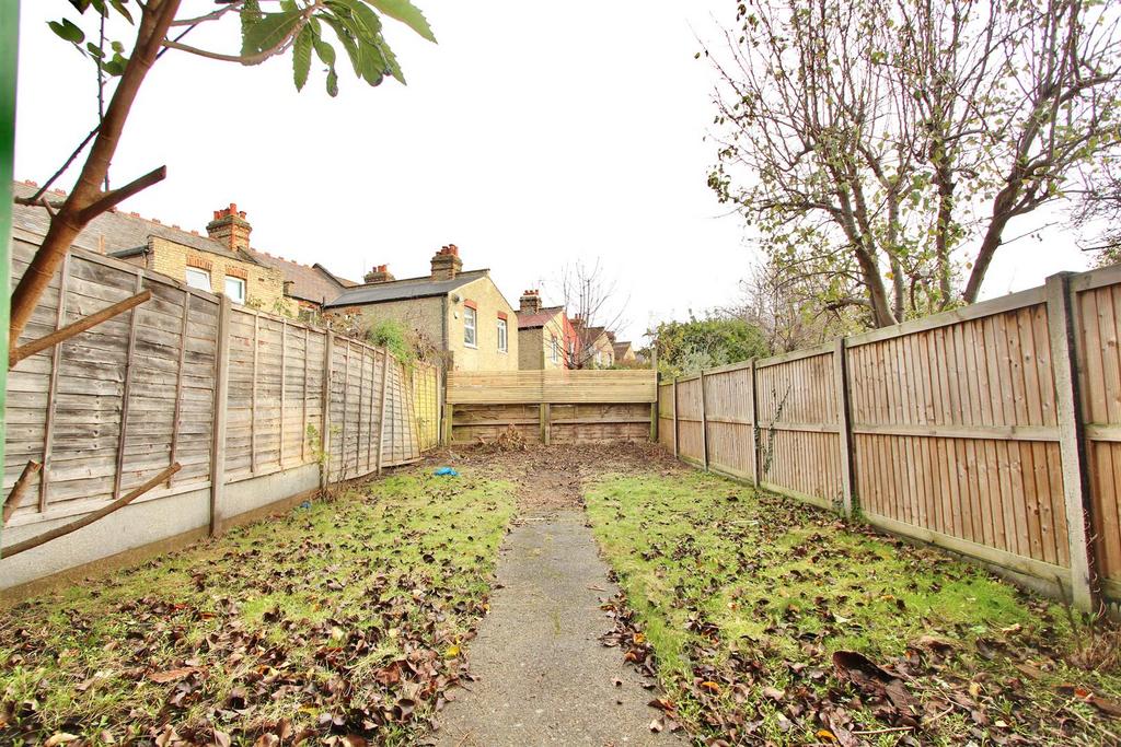 Lakefield Road, N22