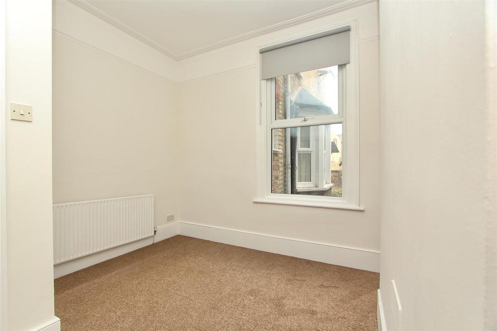 Lakefield Road, N22