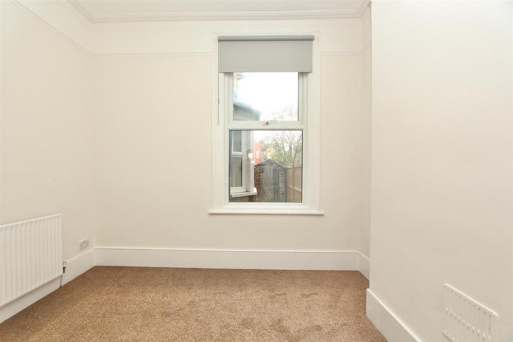 Lakefield Road, N22