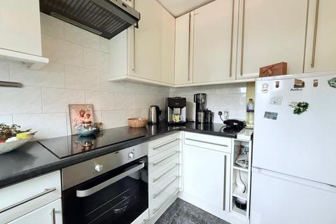 undefined, Kingston Upon Thames,  Greater London,  KT2