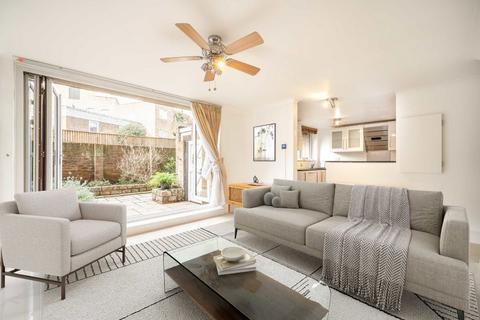 undefined, St. Katharines Way, London E1W