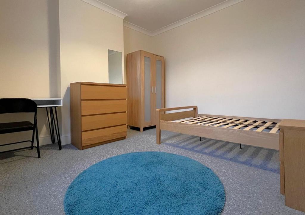 Room 2.jpg