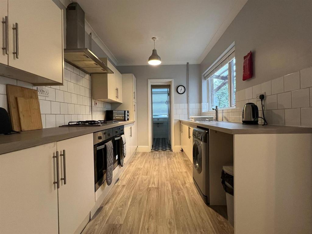 Kitchen v.2.jpg