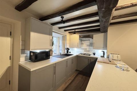 1 bedroom character property to rent, Queen Street, Skelmanthorpe, Huddersfield HD8 9DU