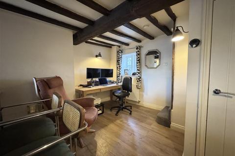 1 bedroom character property to rent, Queen Street, Skelmanthorpe, Huddersfield HD8 9DU